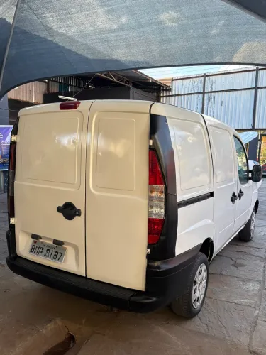 Aluguel furgão Doblo Fiorino
