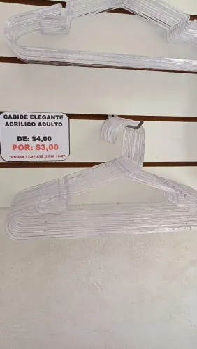 Cabide acrílico com cavas adulto promoção até 18/07