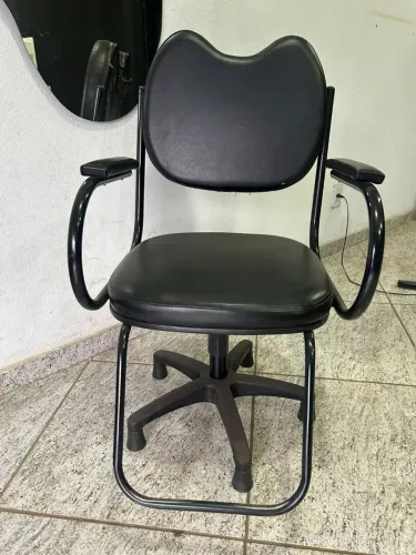 Cadeira e lavatório de salão
