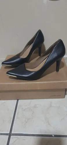 Sapato Scarpin, preto, couro, tam 38, Calzature, usado 3 vezes.