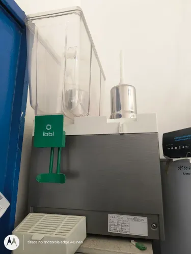Vendo uma suqueira semi-nova dois bojos de 12 l ela está completa pronta para ser usado