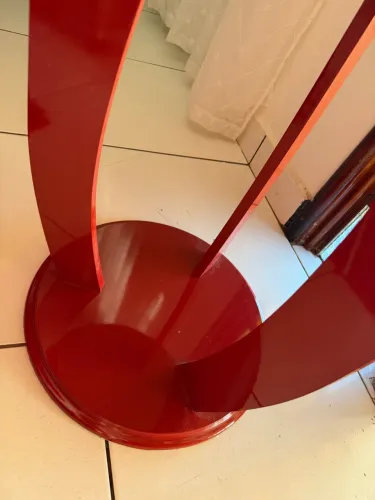 Mesinha lateral vermelha