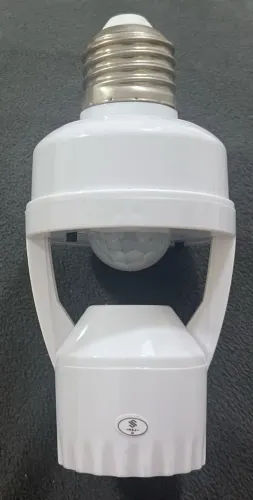 Lâmpada com sensor de presença.
