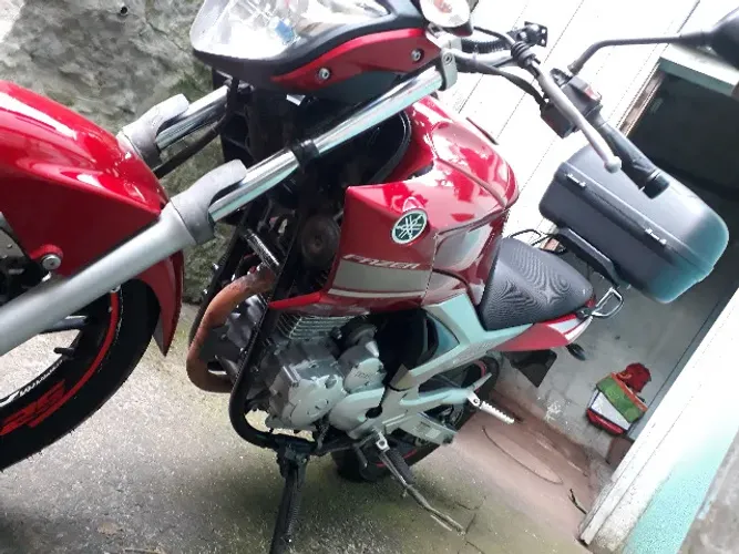 Fazer 250 2014 vermelha