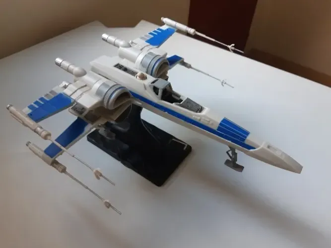 Star Wars T-85 X-wing starfighter Revell 1/50 plastimodelismo montado