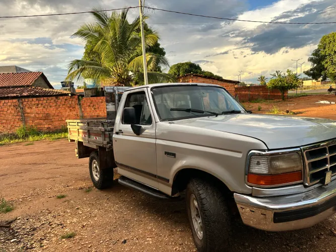 Ford F-1000 XLT 2.5 HSD Diesel TB 1997