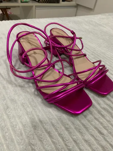 Sandália nova pink tiras 