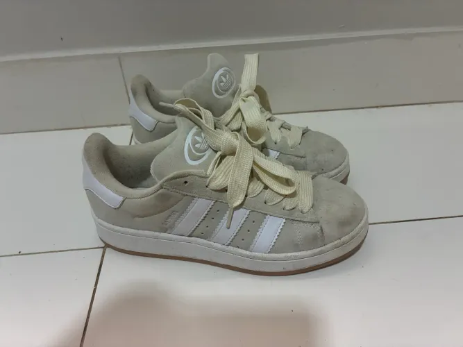 Tênis adidas campus