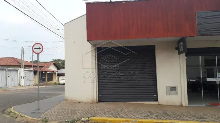 Loja de esquina à venda em Agudos