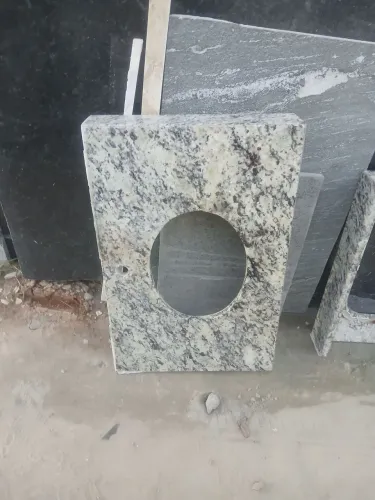 Bancadas retiradas d apartamento pra colocar novas, no ponto de usar
