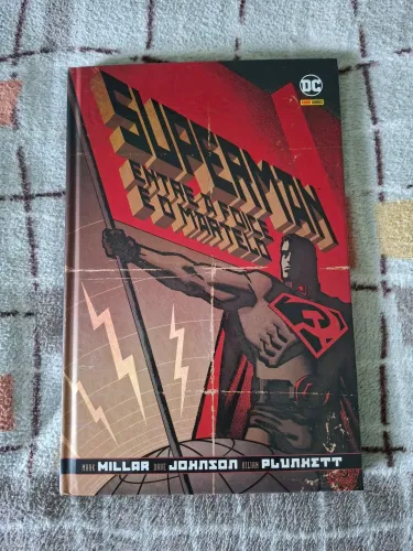 HQ Superman Entre a Foice e o Martelo
