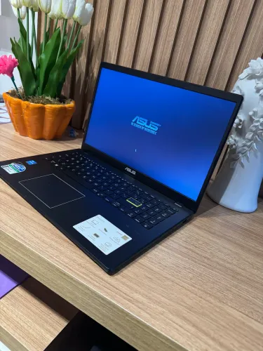 Noutbook Asus