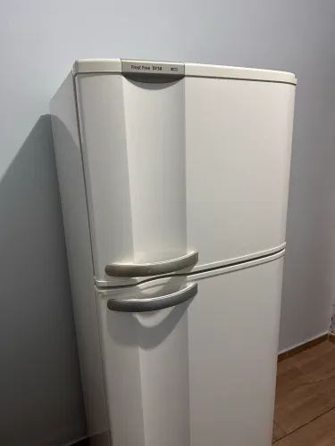 Vendo Geladeira Frost Free Electrolux (LEIA O ANÚNCIO)