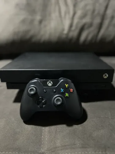 Xbox One X - 1Tb + Controle Original - Envio OLX