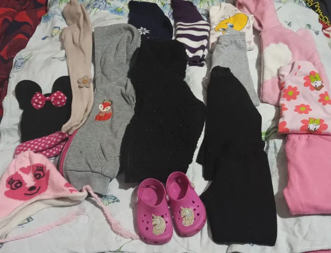 Lote de Roupa de Menina Tamanho 1 e 2 Anos em bom estado ( Creche)