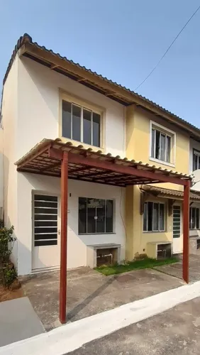 Casa em Condomínio com 3 Quarto(s) e 2 banheiro(s) para Alugar, 120 m² por R$ 1300 / Mês