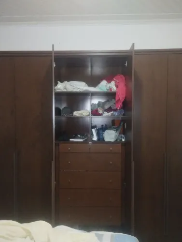 Guarda roupa casal ...quem vai comprar tem desmontar
