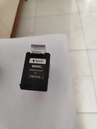 Vendo 3 cartuchos HP 664. Dois pretos e um colorido novíssimos. Oferta imperdível.