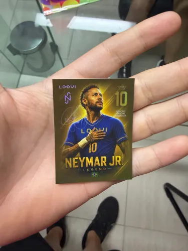 Figurinha dourada de neymar da Loovi (extremamente rara)