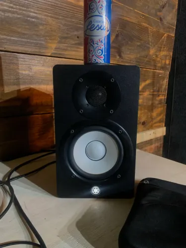 MONITORES DE ÁUDIO YAMAHA - HS5 