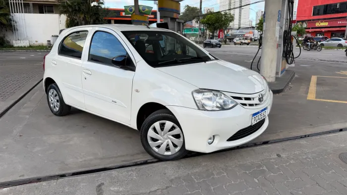 Toyota Etios X 1.3 Flex 16V 5P Mec. 2016