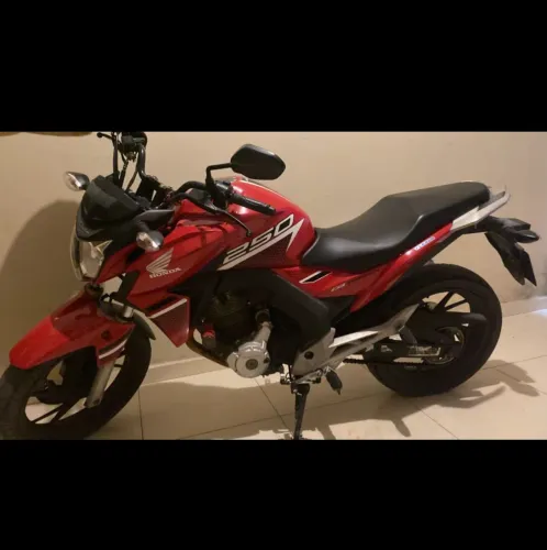 Moto 2018 por 18.500,00