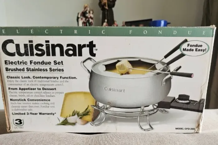 Aparelho de Fondue Elétrico Cuisinart - Inox (3 Quart / ~2,8 L) - *110V*