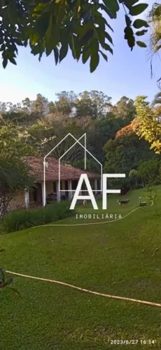 Chacara a Venda em Itu, 3 quartos, 1 suíte, 4 vagas de garagem, 227m²