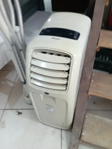 (Cód 019) Ar Condicionado Portátil Philco 220 Volts muito conservado, painel Digital