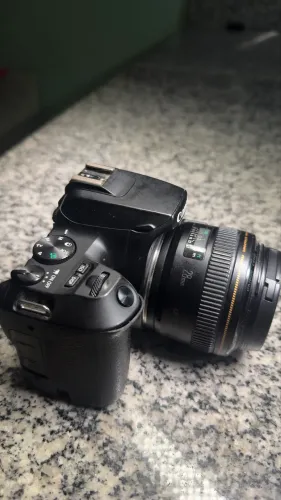 Vende se Canon SL3 + Lente 85mm + Lente 28mm