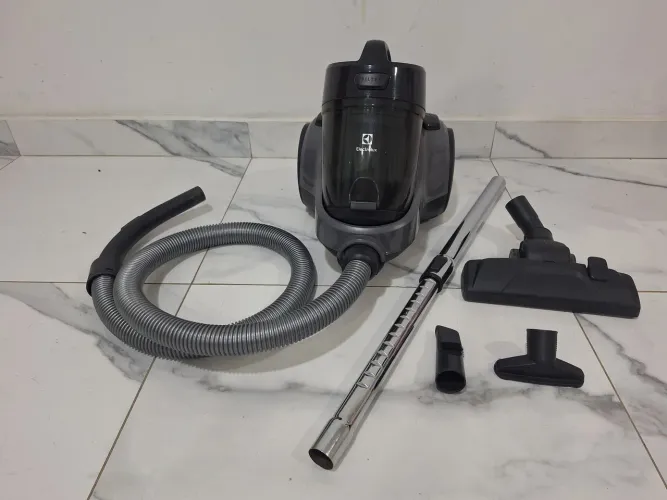 Aspirador de pó Eletrolux turbo 1600 de potências