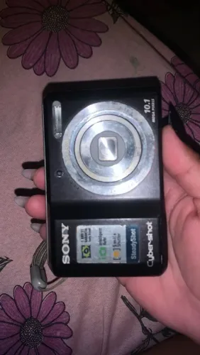 Vendo uma câmera em ótimo estado,super compacta