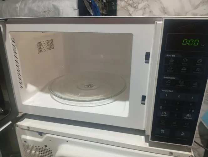 Microondas mideia 25 litros funcionando perfeitamente 