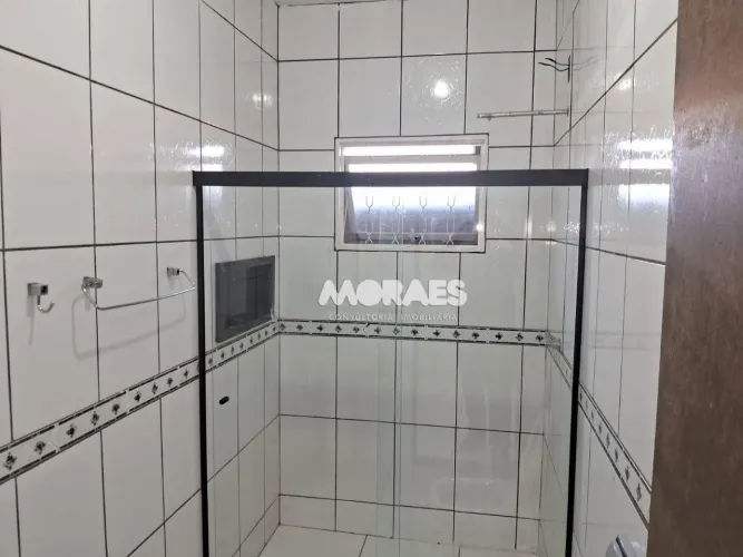 Casa com 3 quartos, sendo 1 suíte para alugar por R$ 1.700/mês - Núcleo Residencial Beija-