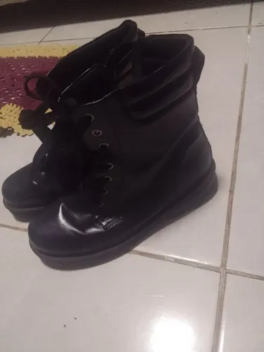 Bota coturno feminino 