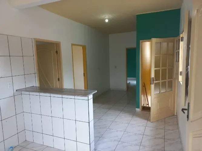 Alugo casa com 3 quartos Petrópolis 