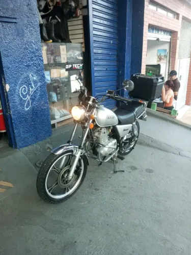 Vendo intruder 125 