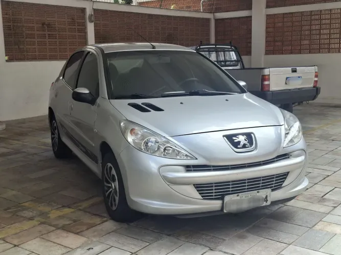 Peugeot 207 XR 1.4 Flex 8V 5P 2012
