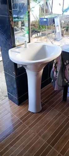 Vendo essa pia com a coluna usado