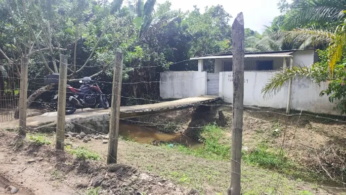Casa com terreno grande 