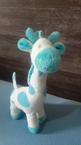 Girafinha de pelúcia