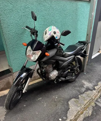 Moto Yamaha 125 preta