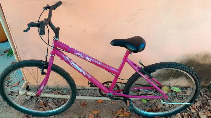 Bicicleta semi nova 