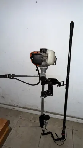 Motor de popa adaptado rabeta
