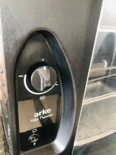 Vendo churrasqueira Arke 3 espetos a gás!
