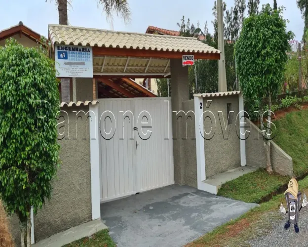 Casa a venda no Condomínio Fechado PORTAL DE IBIÚNA área total de 1.000 m², com casa ampla