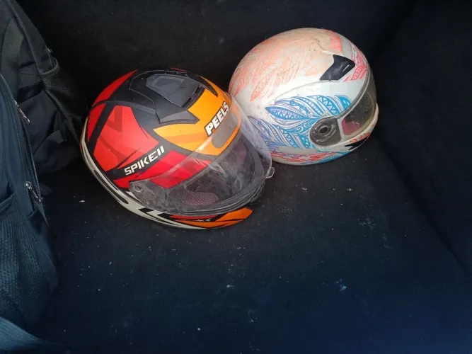 Vendo 2 capacetes 