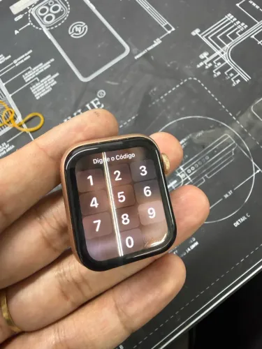 Tela Apple Watch SE 40 mm com detalhe 