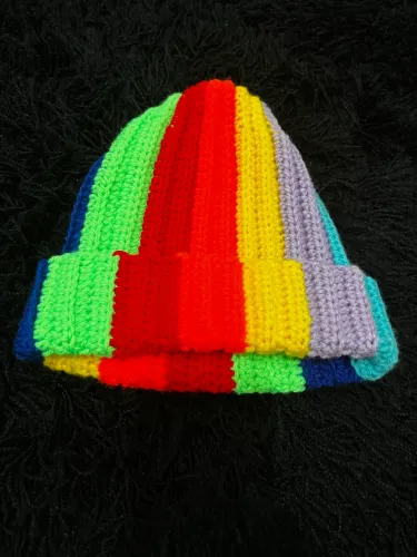 Gorro Colorido em Crochê Lã Arco íris Touca Adulto Rainbow