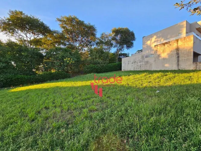 Terreno Residencial à Venda em Condomínio Fechado no Bairro Vista Bela em Ribeirão Preto.